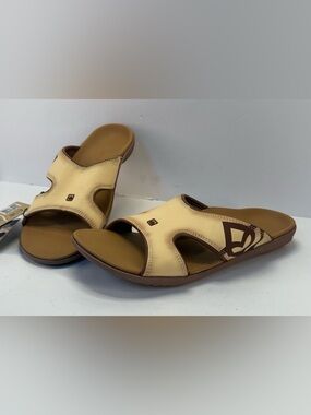NWT Spenco Polysorb total support kholo Casual Cream Slip-On Women's Sandals 10